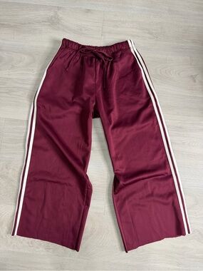 Source Unknown Maroon Track Pants with White Side Stripes